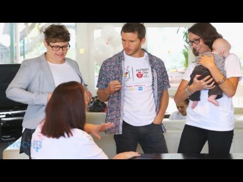 VIDEO : Ryan kwanten is shirtless and spreading goodwill in sydney, australia