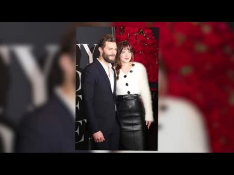 VIDEO : Dakota Johnson & Jamie Dornan Sign On For Fifty Shades Sequels