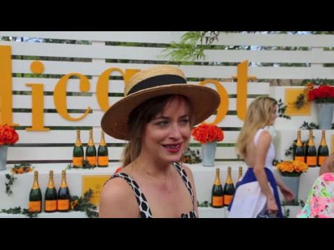 VIDEO : Dakota Johnson habla sobre sus escenas sexuales favoritas en 'Fifty Shades'