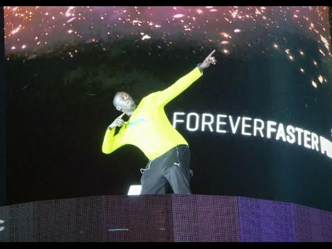 VIDEO : Exclu Vido : Usain Bolt : Fait son show  Times Square