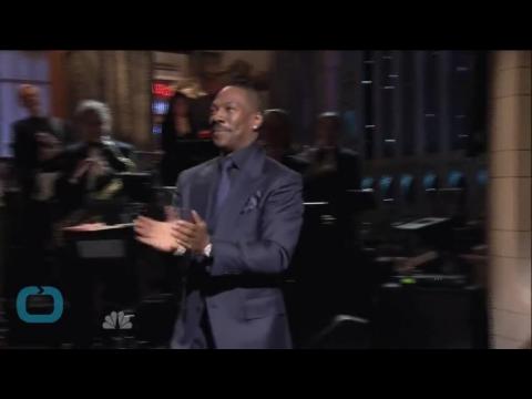 VIDEO : 'SNL' 40th Anniversary: Eddie Murphy's Brief Return Features Awkward Pause, No Character Rep