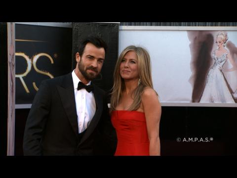 VIDEO : Jennifer Aniston et Justin Theroux prts  se dire oui, et autres news de stars !