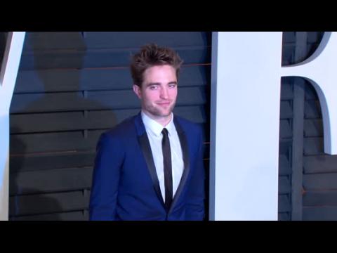 VIDEO : Report: Robert Pattinson Engaged to FKA Twigs