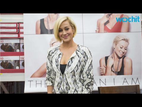 VIDEO : Kellie Pickler Mixes 'Friends' With 'Lucy' for New Reality Show