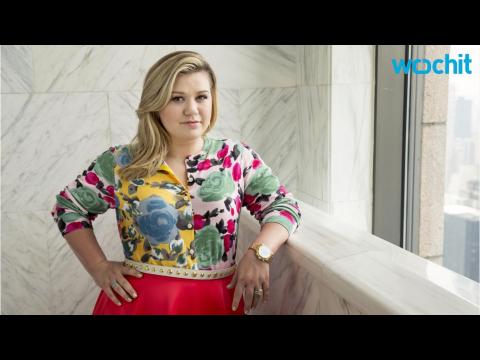VIDEO : Kelly Clarkson Brings Daughter River Rose Blackstock to the Place Where Her Career Began