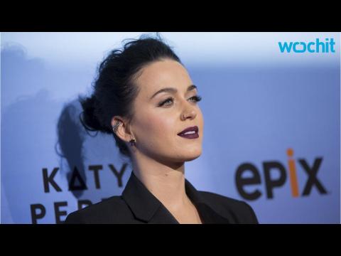 VIDEO : Katy Perry Accidentally Leaks Her Own Phone Number