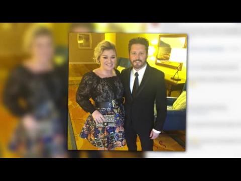 VIDEO : Kelly Clarkson Brushes Off Weight Criticism, Would Rather 'Have Wine'