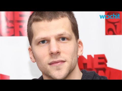 VIDEO : Jesse Eisenberg Was Terrified to Shave His Head for Batman V Superman: Dawn of Justice