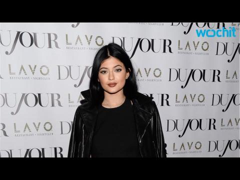 VIDEO : Kylie Jenner Responds to Blackface Accusations, Shares New Pic of Herself in Dark Makeup