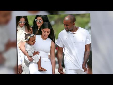 VIDEO : Kim Kardashian And Kanye West Rock Their Sunday Best For Church