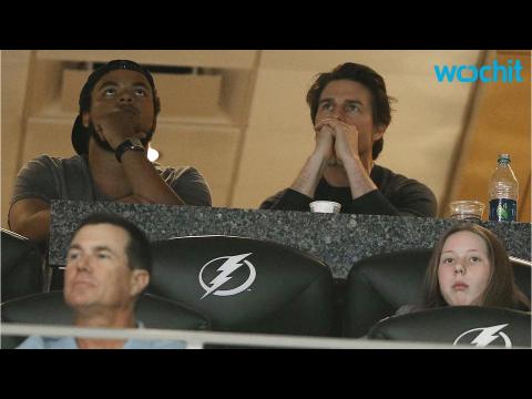 VIDEO : Tom Cruise Mobbed by Fans at Final Four Game
