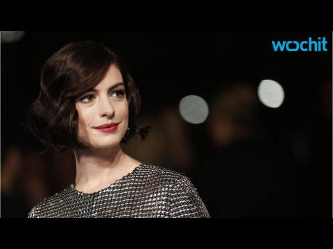 VIDEO : Anne Hathaway Bares All Lip Sync Battle With Emily Blunt