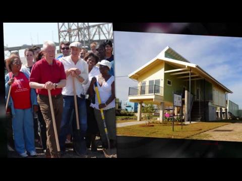 VIDEO : Les maisons de la fondation de Brad Pitt pourrissent à cause d'un bois de mauvaise qualité