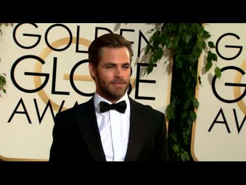 VIDEO : Chris Pine is Our Man Crush Monday #MCM