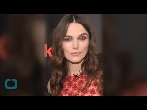 VIDEO : So Nice She Wore It Twice! Pregnant Keira Knightley Recycles Red Carpet Dress for a Casual L