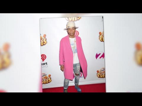 VIDEO : Pharrell Williams Named Fashion Icon of the Year by CFDA
