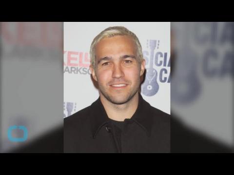 VIDEO : Love It or Leave It: Pete Wentz Tickles Us, But Not Pink
