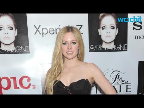 VIDEO : Avril Lavigne Opens Up About Her Struggle With Lyme Disease