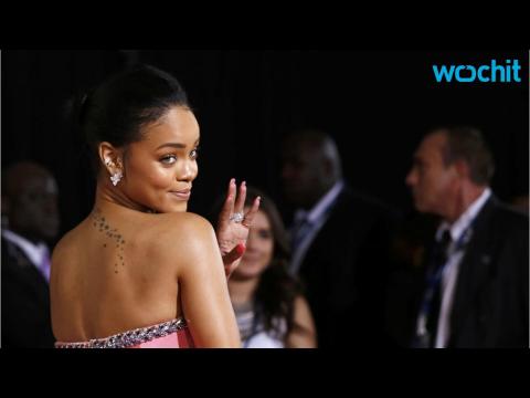 VIDEO : Rihanna Dismisses Leonardo DiCaprio Dating Rumors