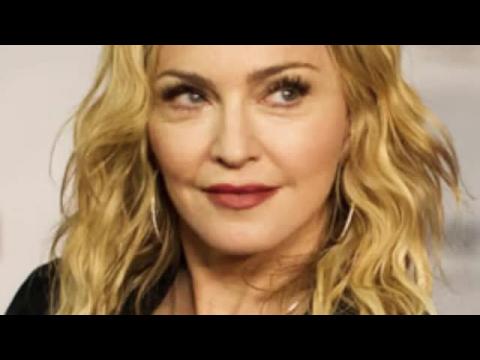 VIDEO : La pose bizarre de Madonna fait rire le web