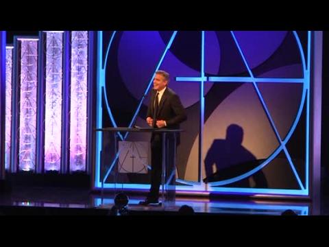 VIDEO : George Clooney Shows His Funny Side At the Art Directors Guild Awards