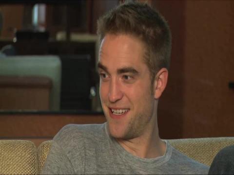 VIDEO : Robert Pattinson Maps to the Stars interview