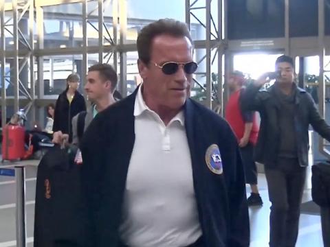VIDEO : Vidéo : Arnold Schwarzenegger approuve-t-il la relation entre son fils Patrick et Miley Cyru