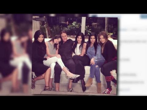 VIDEO : How Bruce Jenner Told His Daughters He's 'Becoming a Woman'