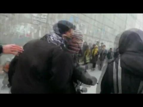 Vêtue d'une armure, elle dénonce le harcèlement de rue en Afghanistan