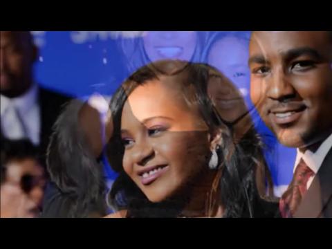 VIDEO : L?ex-petit ami de Bobbi Kristina se confie :  Elle a pu tenter de se suicider 