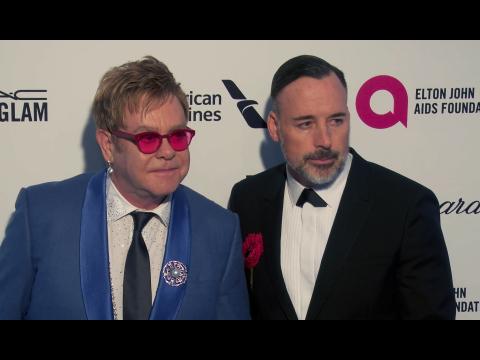 VIDEO : Exclu Vidéo : Les stars se mobilisent pour la Fondation d'Elton John