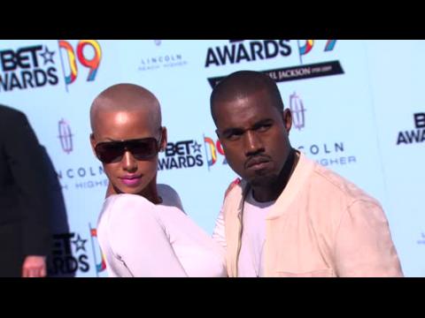 VIDEO : Kanye West menosprecia a su ex Amber Rose en show de radio