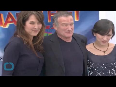 VIDEO : Robin williams? daughter zelda williams opens up in first interview after her father?s death
