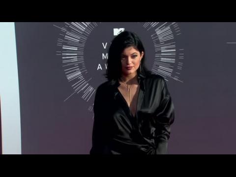 VIDEO : Kylie Jenner Set to Buy $2.7M 5 Bedroom LA Home