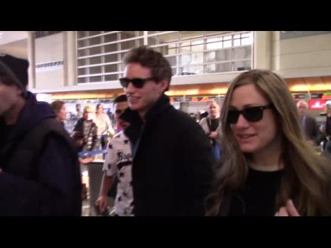 VIDEO : Eddie Redmayne and Other Winners and Nominees Depart LAX