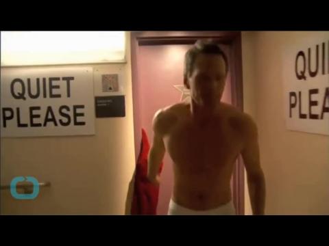 VIDEO : Neil patrick harris insists he didn't stuff his underwear to make his penis look bigger at t