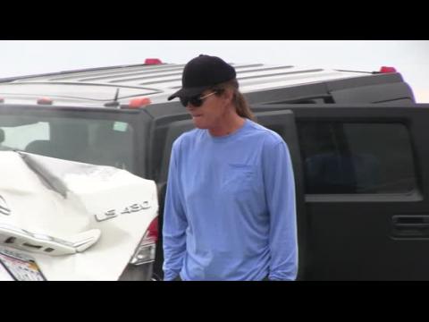 VIDEO : Bruce Jenner is Likely to Avoid Charges in Fatal Crash