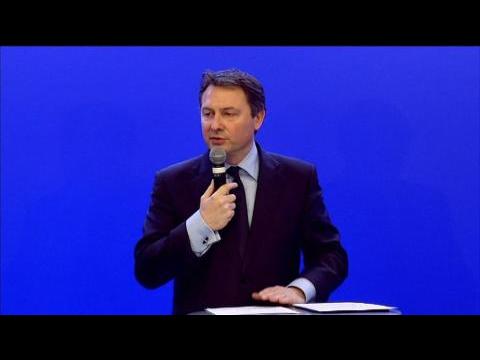 Attaque de Valls contre le FN: "Le Premier ministre est un pompier pyromane", déclare l'UMP 