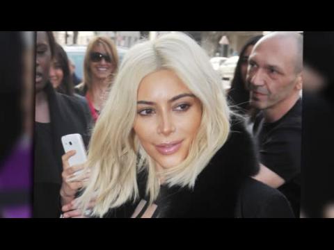 VIDEO : Kim Kardashian Has A Contour Crisis