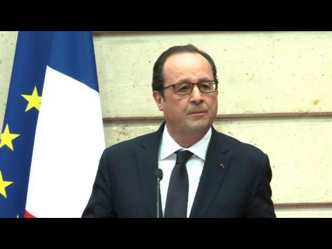 Crash en Argentine: Hollande rend hommage à "trois champions"