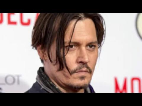 VIDEO : Johnny Depp se blesse sur le tournage de 