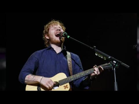 VIDEO : Ed Sheeran Performs on Australian Soap Opera