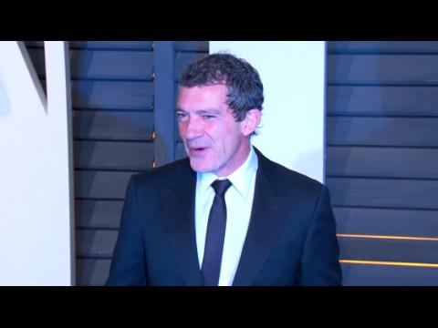 VIDEO : Antonio Banderas Speaks Out Against Attitude Towards Aging Women