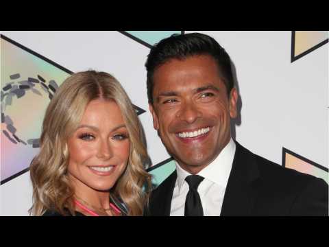 VIDEO : Mark Consuelos Says He And Kelly Ripa Broke Up A Week Before They Eloped