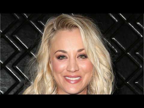 VIDEO : Kaley Cuoco Shares New Photo From Set Of The Big Bang Theory