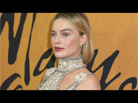 VIDEO : 'Birds of Prey' Shows Harley Quinn Literally Jumping Into Action