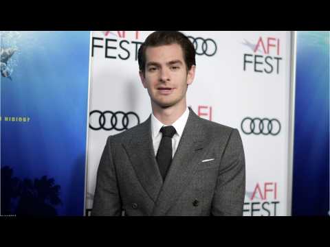 VIDEO : Does Andrew Garfield Already Have A New Girlfriend?