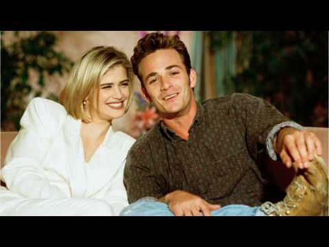 VIDEO : Luke Perry?s Fiance Responds To His Death