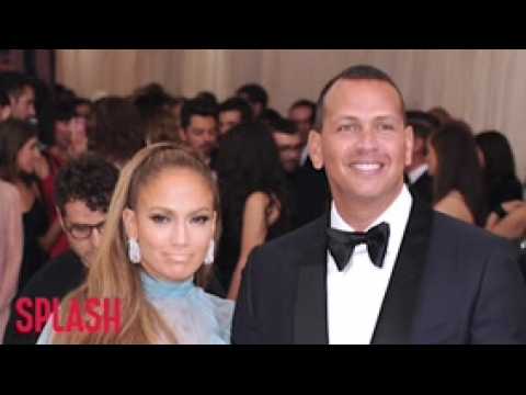 VIDEO : Jennifer Lopez Surprised By Proposal