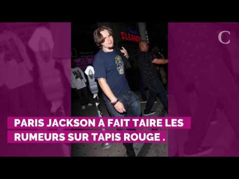 VIDEO : Paris Jackson soutenue par sa mre Debbie Rowe et son frre Prince pour l'un de ses premiers